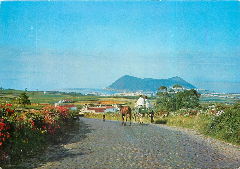Monte Brazil aus Sicht des Pico Redondo — Insel Terceira, Azoren — Graphe Monde Editions - Vorderseite