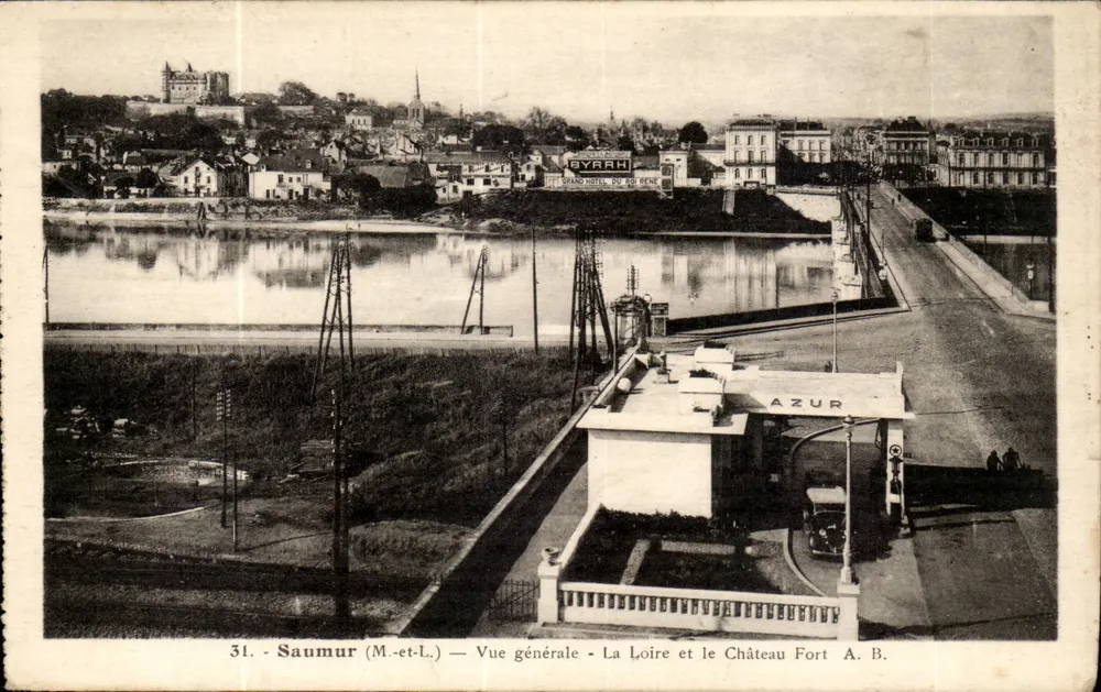 Saumur (M.-et-L.) — Allgemeiner Blick — Die Loire und das FestungsSchloss - Vorderseite