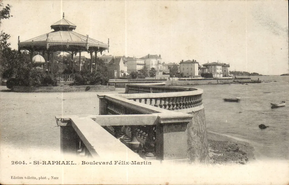 St-Raphaël - Boulevard Félix-Martin — Édition Giletta, phot., Nice, n° 2604 - Frente