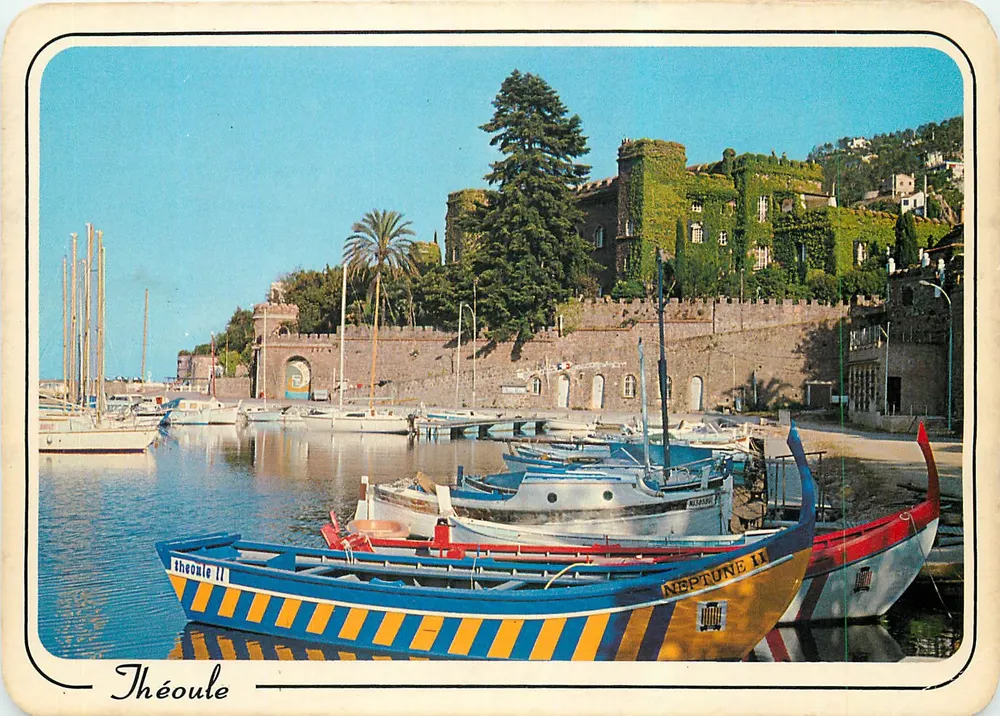Théoule — O Castelo — REFLETS DE LA COTE D'AZUR - Frente