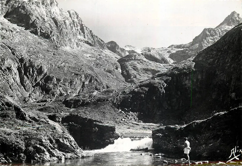 Les Pyrénées — Luchon-Superbagnères (alt. 1800 m.) — Le Massif du Portillon vu d’Espingo — Éditions ALIX - Recto