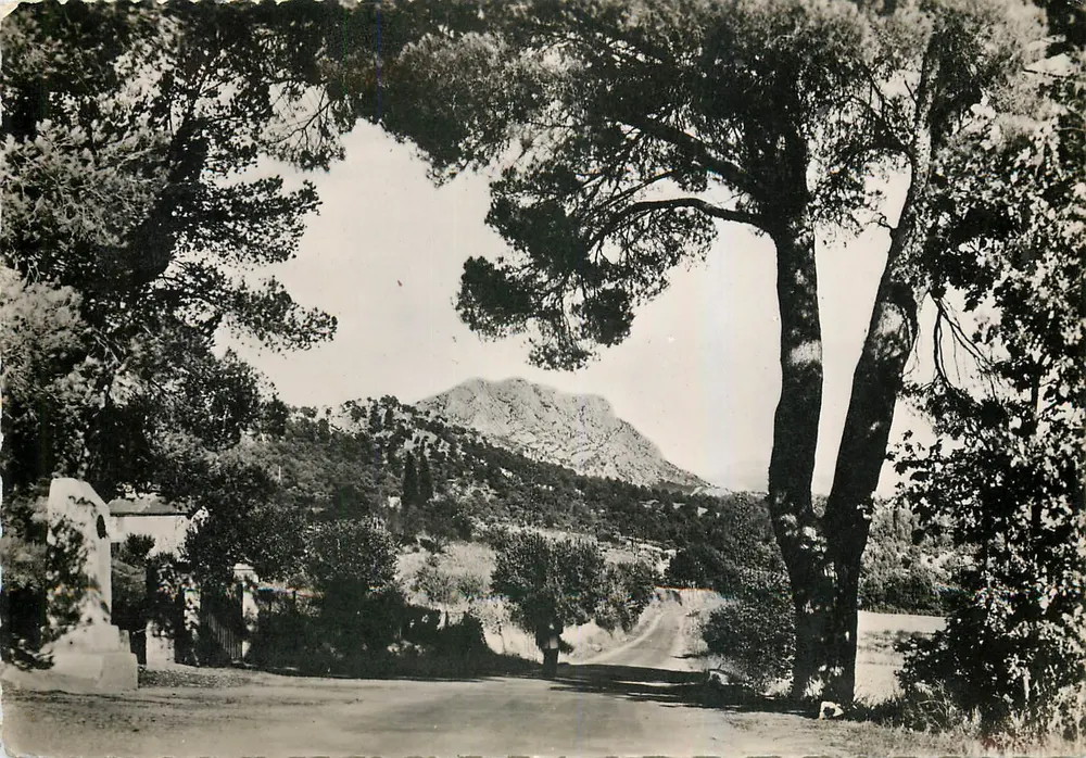 A estrada do Tholonet para Saint-Antonin e a Montanha de Sainte-Victoire — Edição REILLY - Frente