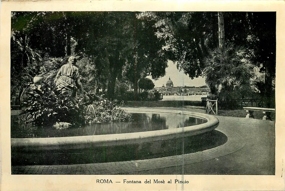 Roma — Fontana del Mosè no Pincio — editor não visível - Frente