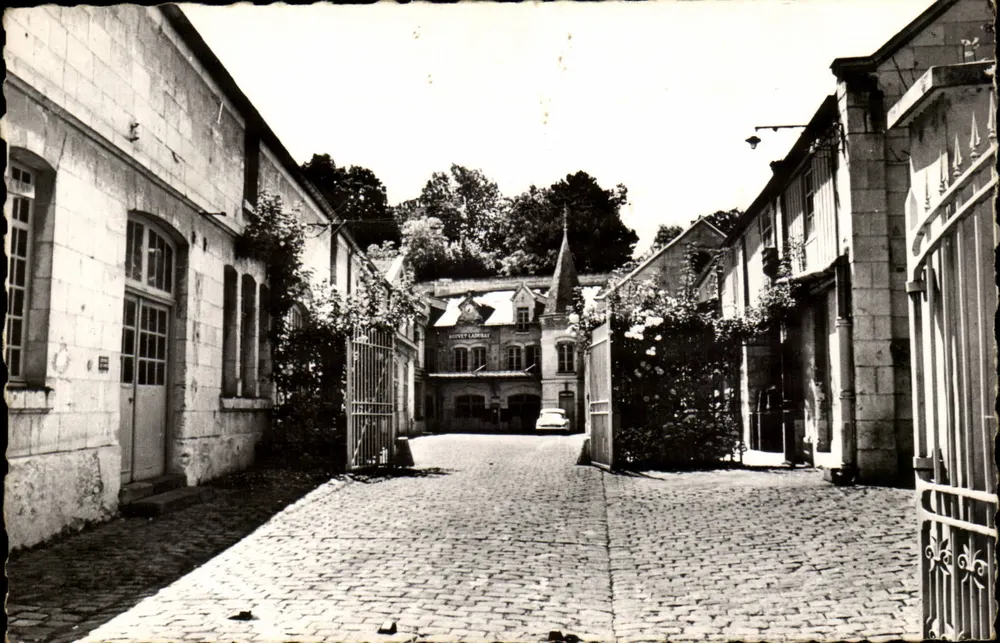 Cavernas de Saint-Hilaire-St-Florent — (Maine-et-Loire) — Les Éditions du Moulin Sartreuville - Frente