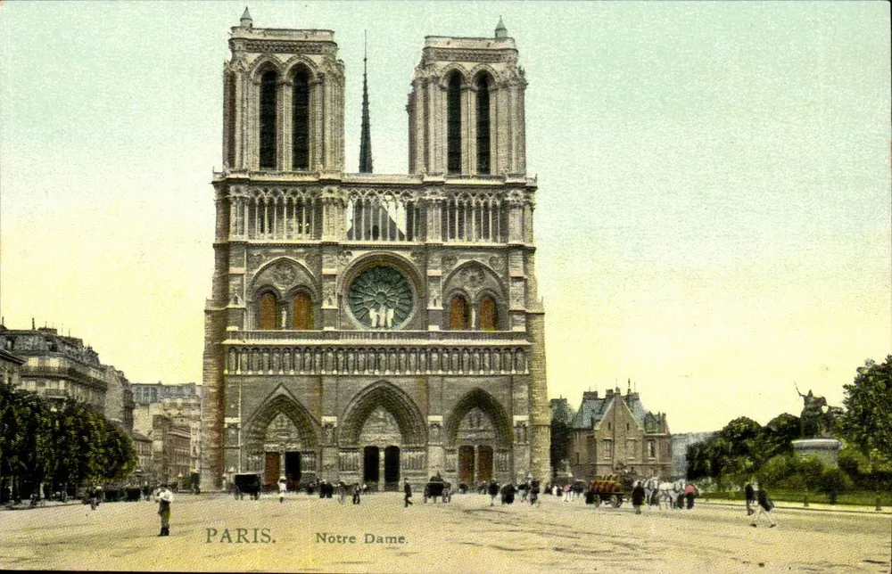 Nossa Senhora — Paris — editor desconhecido, número de série não visível - Frente