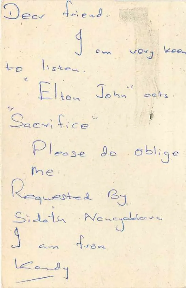 Tarjeta postal antigua de Sri Lanka — solicitud de discos de Elton John — editor desconocido - Reverso