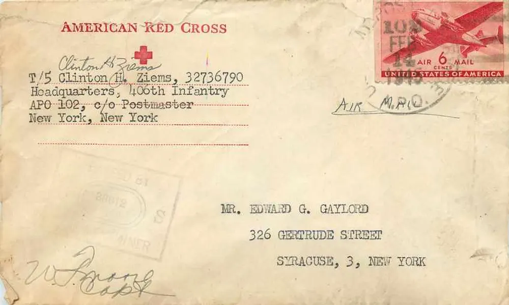 Carte postale aérienne — American Red Cross — destinée à un soldat de l'infanterie américaine — éditeur non visible - Recto