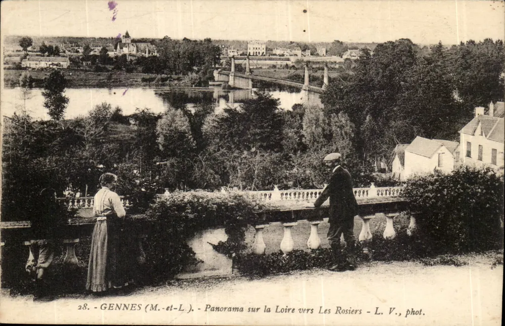 Gennes (M.-et-L.) - Panorama sur la Loire vers Les Rosiers - L. V., phot. - Recto