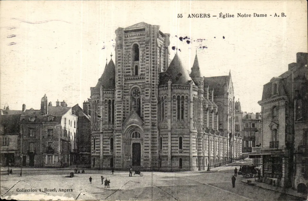 Angers — Igreja de Nossa Senhora — A. Bruel, Angers - Frente