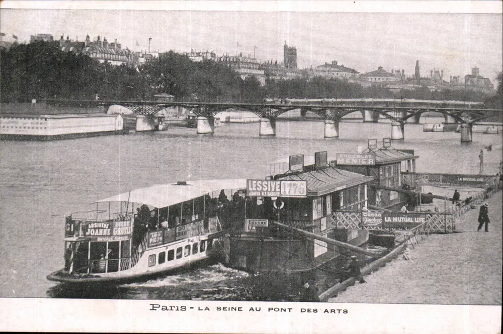 Paris - La Seine au Pont des Arts — bateaux publicitaires et pont métallique - Recto