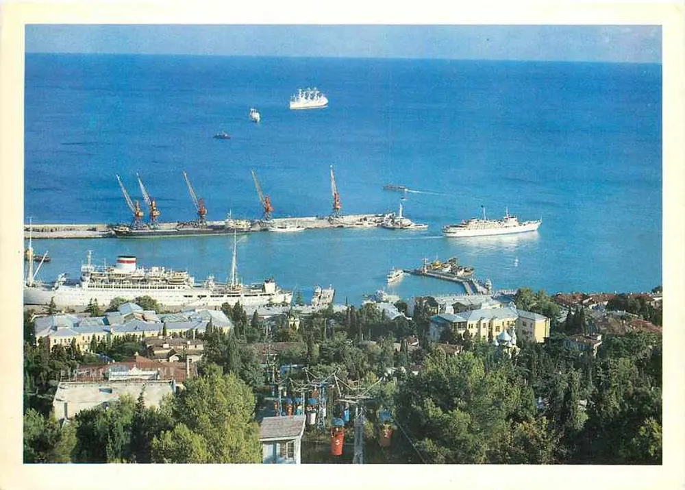 Yalta — Panorama do porto marítimo — Foto V. Ivanova, ed. «Planeta», Moscou, n° 2 - Frente