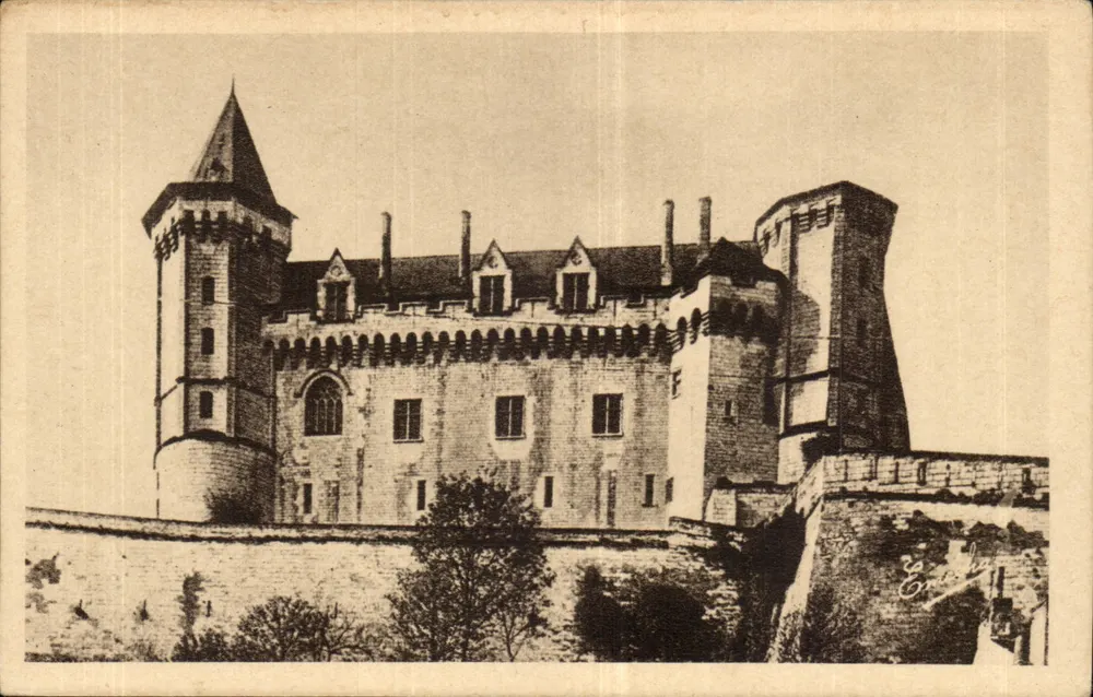 Saumur (M-et-L) — O Castelo. Fachaça Norte — Ed. M. Chrétien et Fils, Angers - Frente
