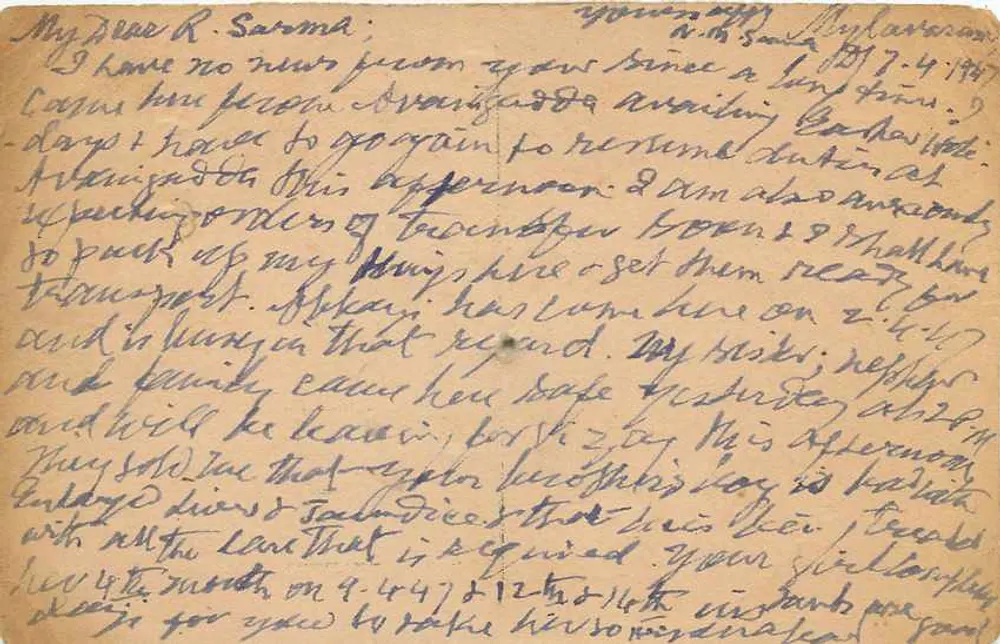 Hyderabad — carta postal com texto manuscrito — India Postage - Verso