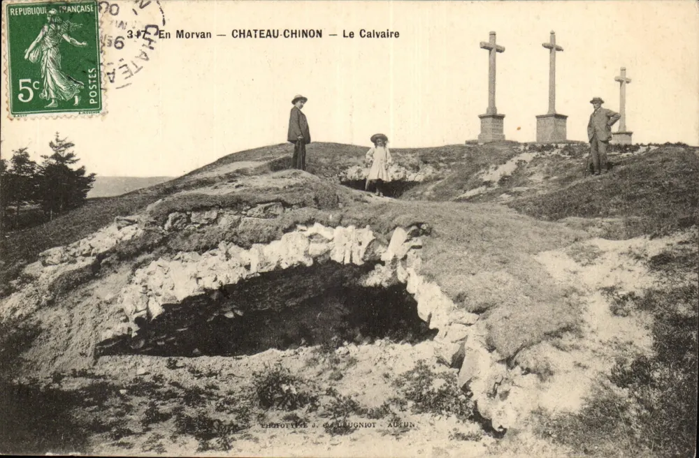 Castelo-Chinon — O Calvário — Editor J. Chalogniot, Aube - Frente
