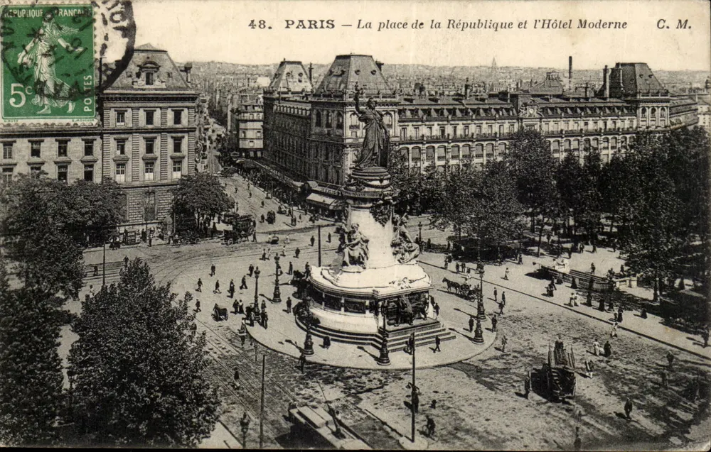 Paris — La place de la République et l'Hôtel Moderne — C. M. n°48 - Recto