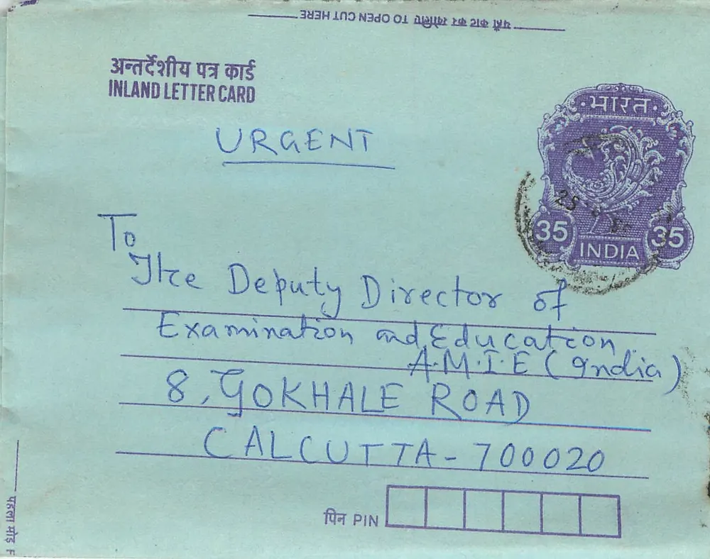 Carta postal interna indiana — Urgente — destinada ao Deputado Diretor dos Exames e da Educação (AMIE) em Calcutá — texto anti-untouchabilidade no verso - Frente