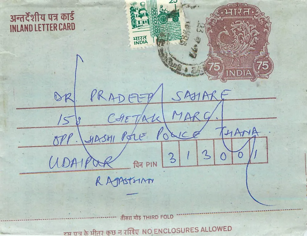 Carta postal interna indiana — destinatário em Udaipur — selos de 75 p. e 25 p. — editor India Post - Frente
