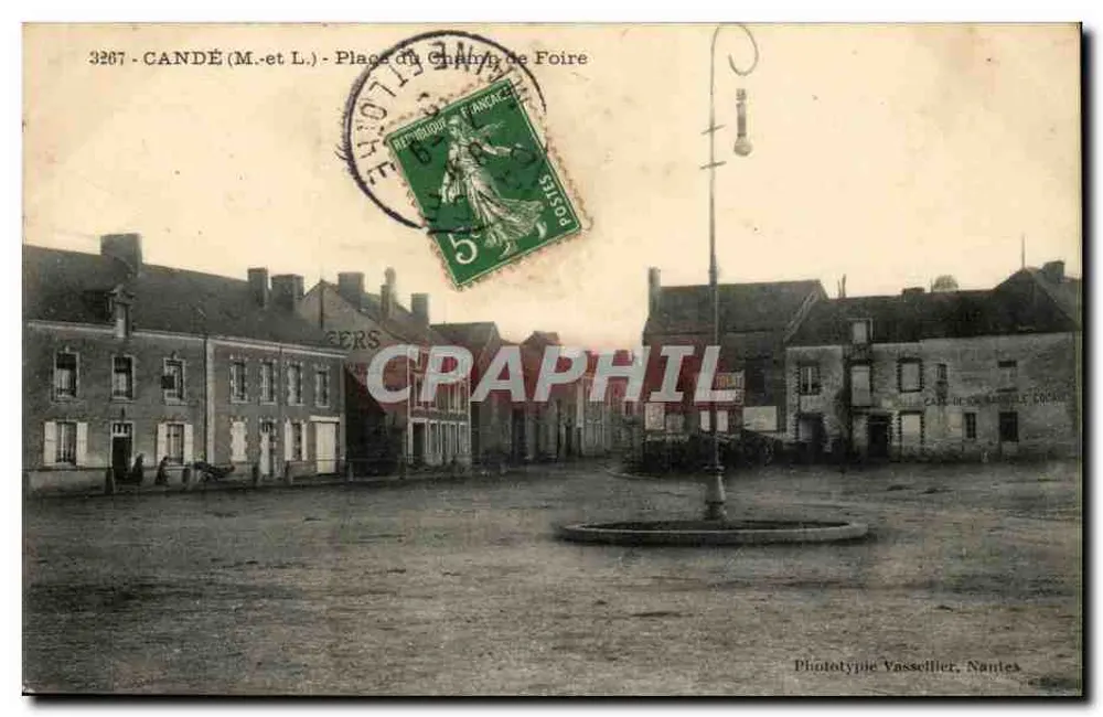 Candé (M.-et-L.) - Place du Caudry de Foire — Fototipia Vasselier, Nantes - Frente