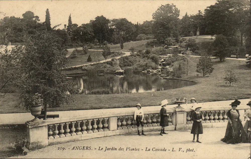 Angers - Le Jardin des Plantes - La Cascade - L. V., phot. - n° 219 - Recto