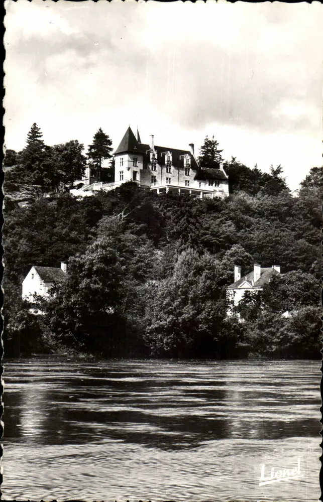 Castelo de Chenehutte — les-Tuffeaux — editor Lionel - Frente