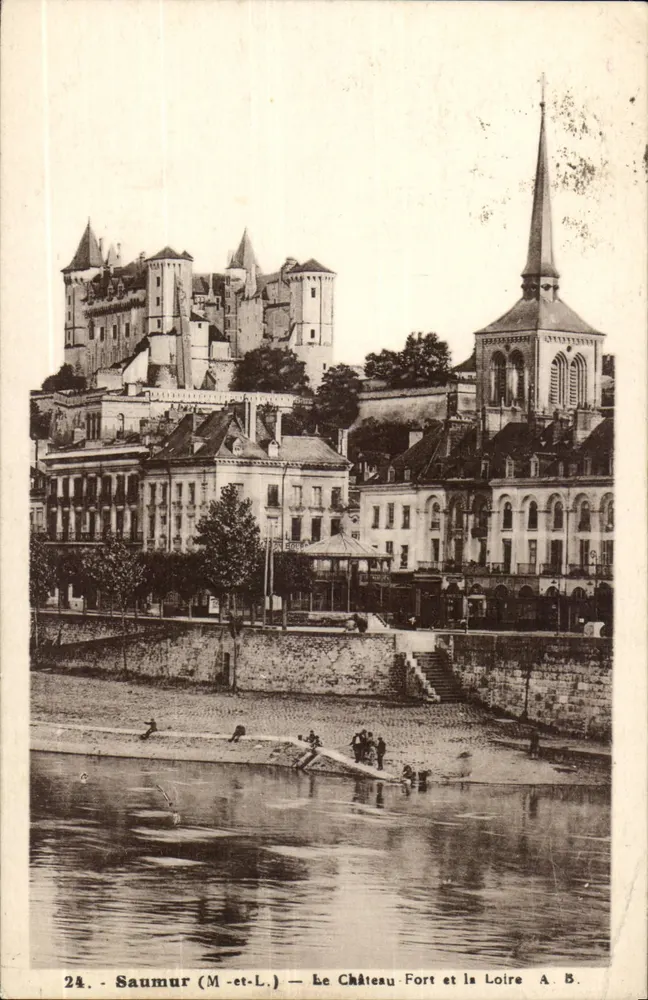 Saumur (M-et-L.) — Le Château-Fort et la Loire — Phototype A. Buel - Recto