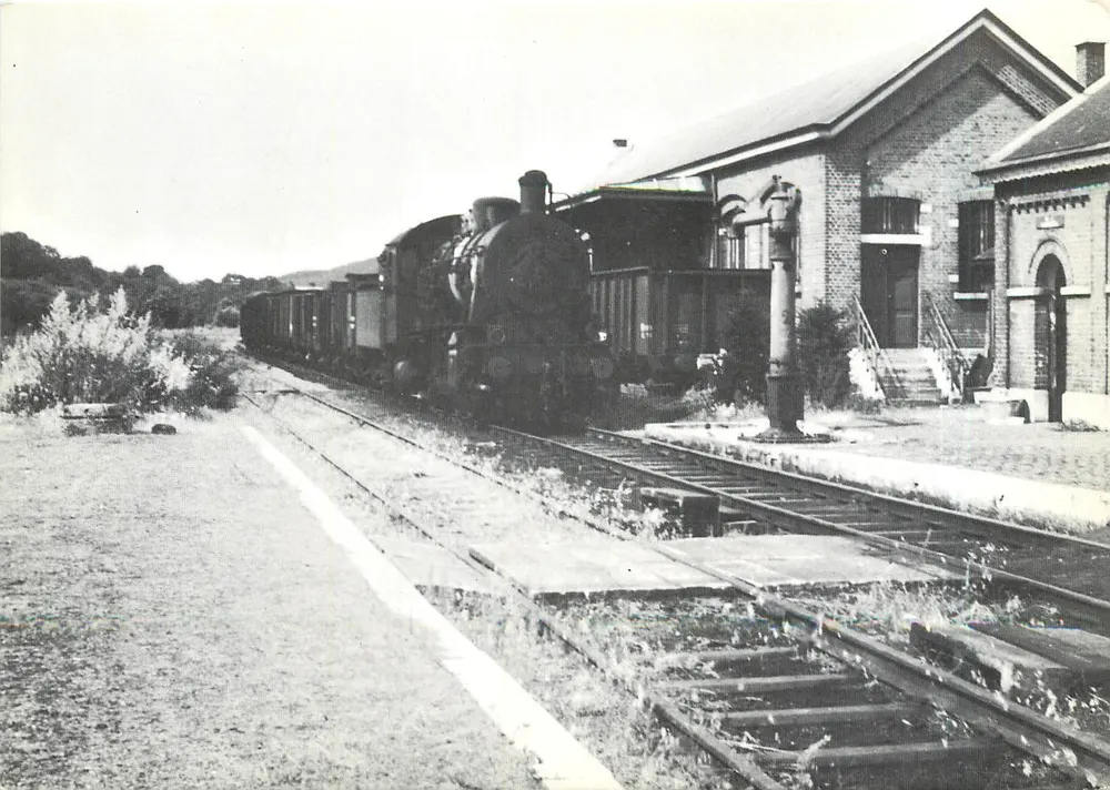 त्रेन्येस (नैमूर प्रांत) — स्टेशन और लोकोमोटिव 61297 — संस्करण GTF a.s.b.l. - आगे