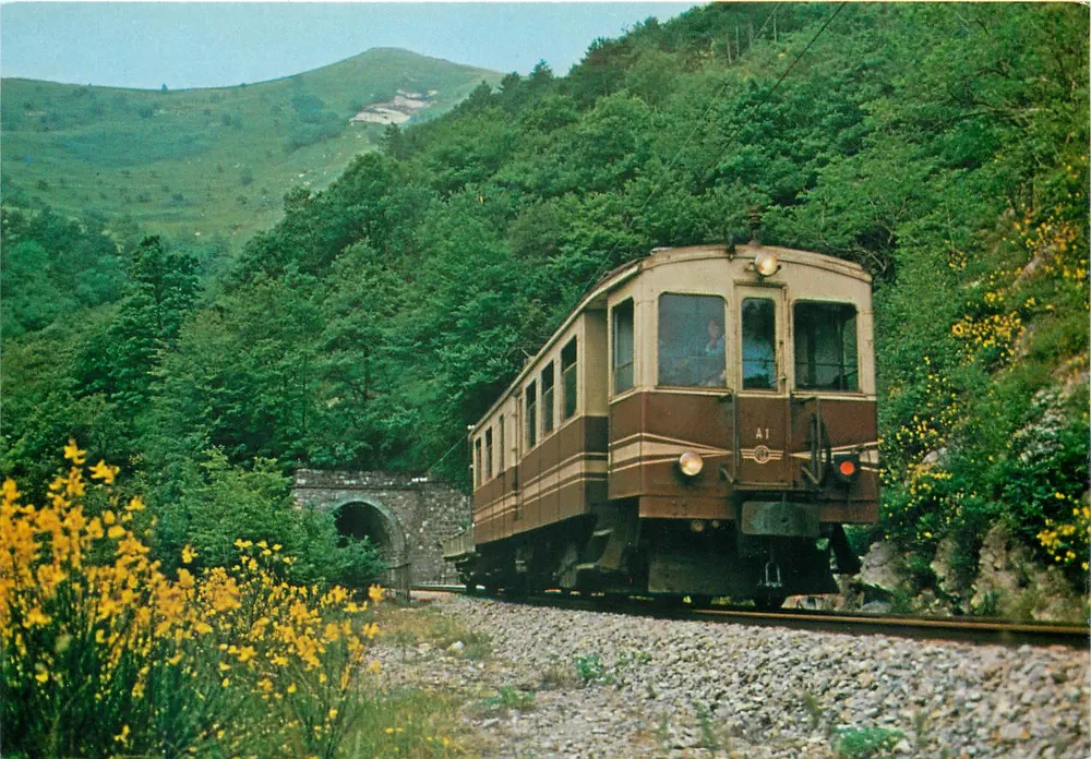Train à traction électrique A1 — Ferrovia Genova-Casella (FGC) — Photo Paolo Gassani - Recto