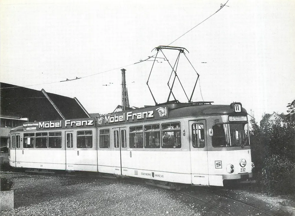 Tramway Tw 232 — Stadwerke Mainz AG — publicité Möbel Franz - Recto