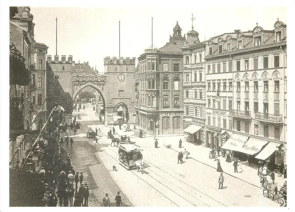 Neuhauserstraße avec Karlstor à Munich — vue de la rue et du portail — éditeur Römer + Jonas, série W 204 - Recto