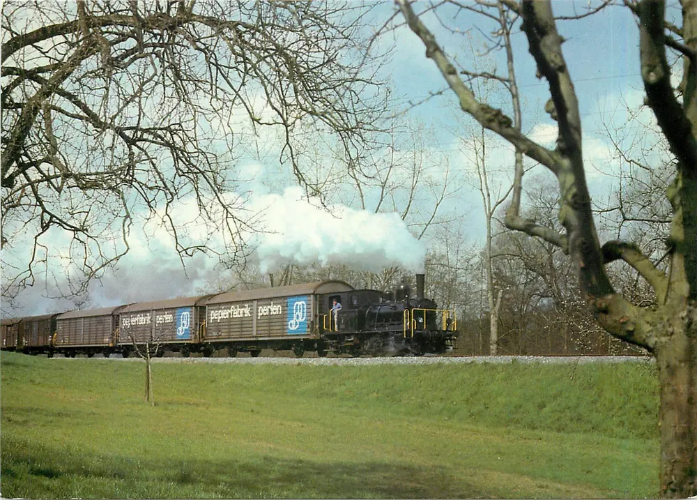 Locomotief 6 van de Papierfabrik Perlen — ex E 3/3 8492 SBB — MINIREX AG, n° 1403 - Voorkant