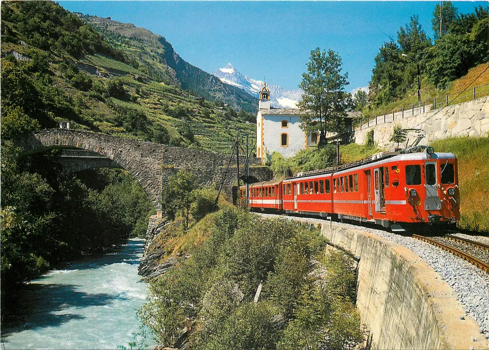 Glacierexpress bei Neubrück — im Vispertal, Wallis — Photo Klopfenstein - Recto