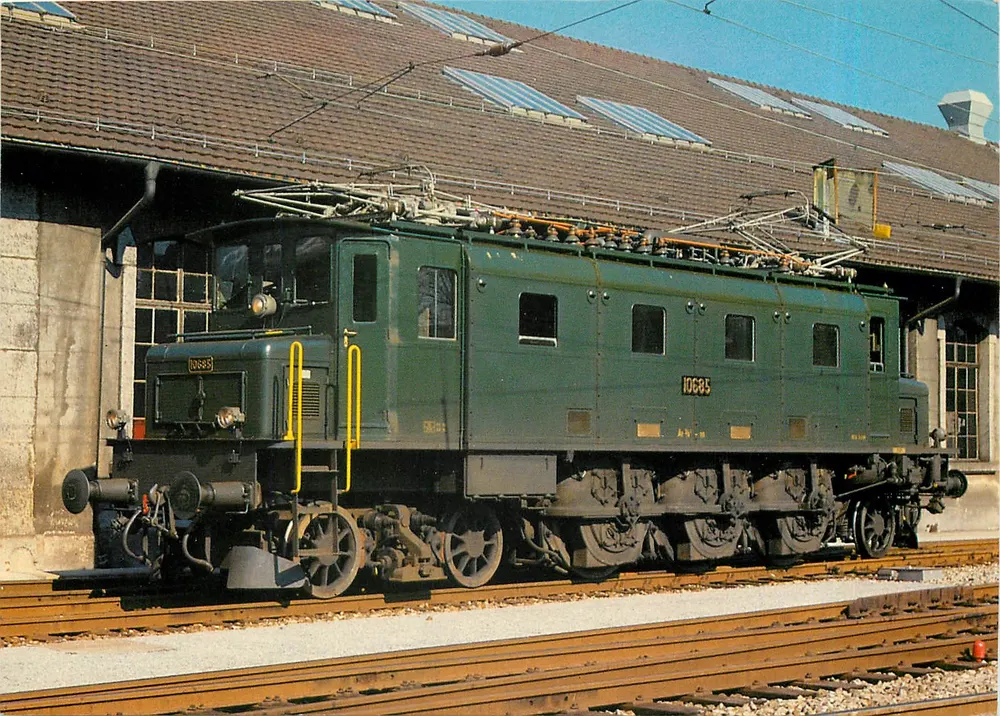 Locomotive électrique Ae 3/6 10685 — SBB — Photo M. Senn - Recto