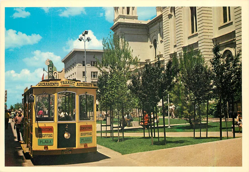Trolley de la Sacramento Transit Authority — Downtown Shopping Plaza — Dexter Press - Recto