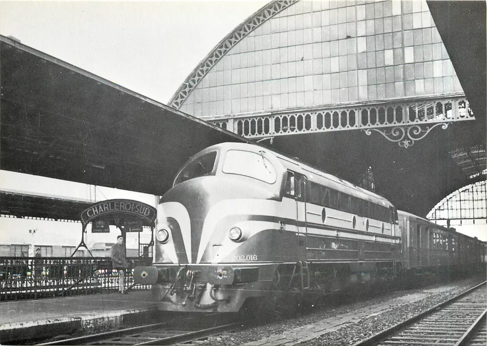 Charleroi-Sud — Bahnhof und Diesellokomotive der Serie 54 — Ausgabe CFC - Vorderseite