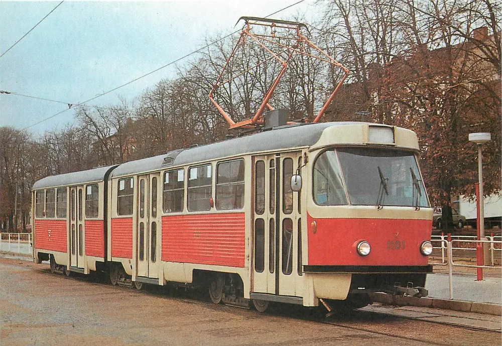 Tramway K2 n°1101 — série 601-1132 — ČKD Praha, závod Tatra Smíchov - Frente