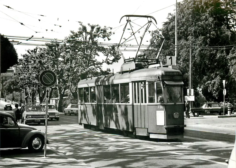 Tramway 738 (ex Lucerne) — Avenue de Provence, am Place James — Foto J-L. Rochaix - Vorderseite