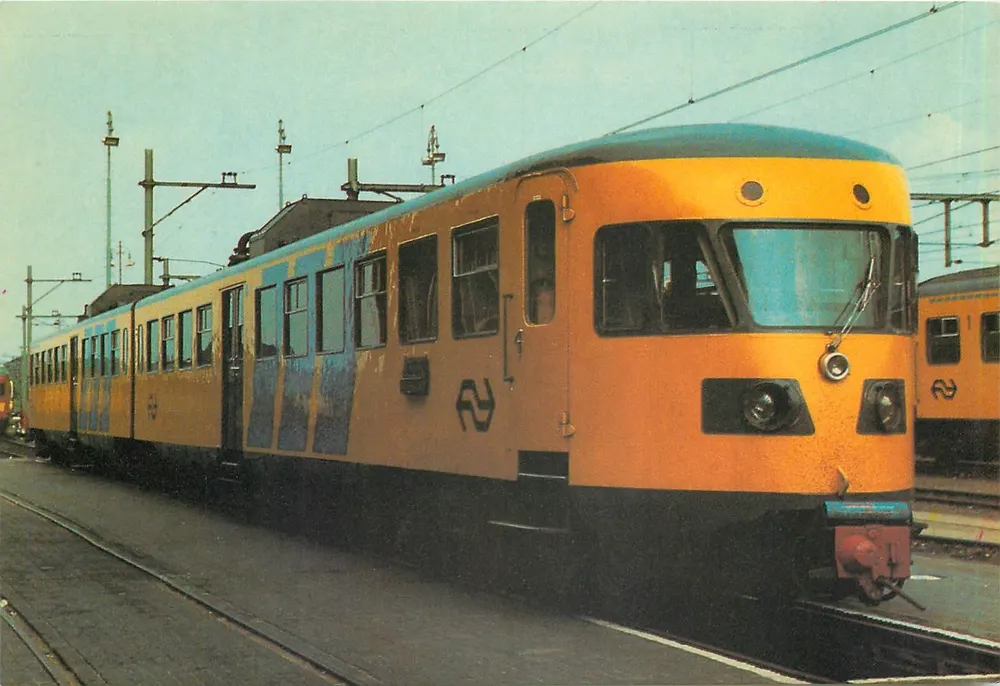 Train de la SNCF — matériel de la gare de Zutphen — n° 8030 - Recto