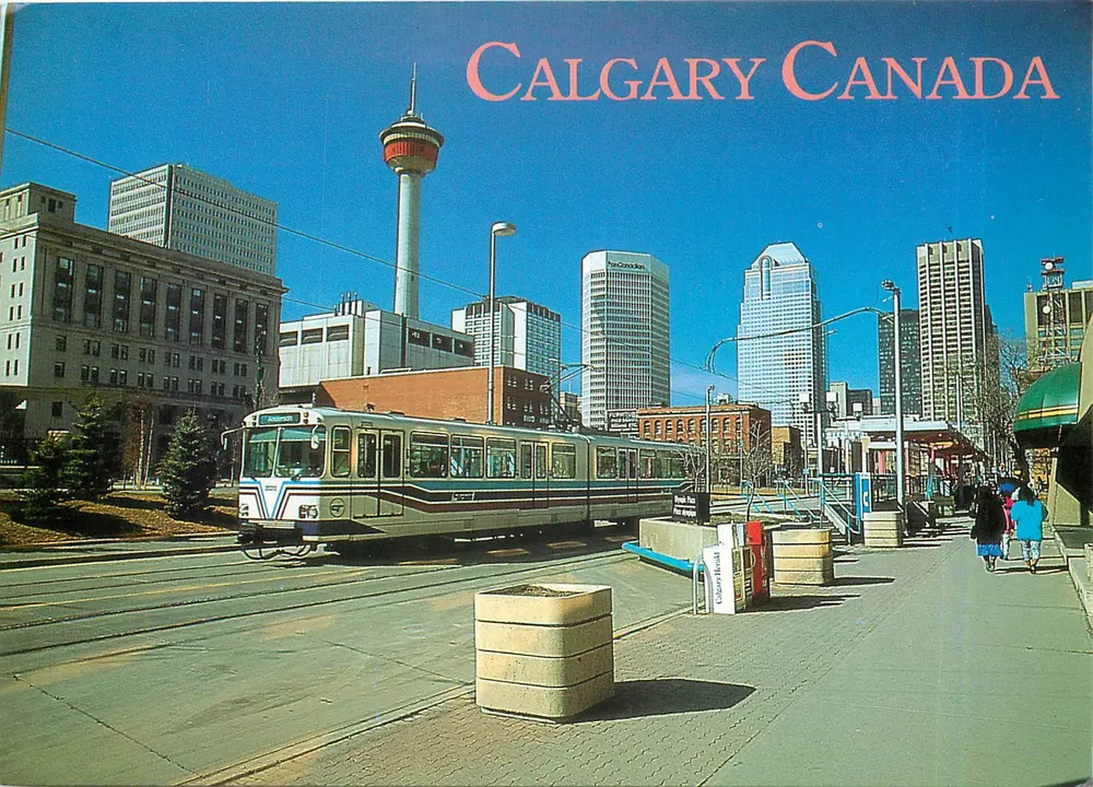 Calgary Canadá — Torre CN e trem — High Country Colour - Frente