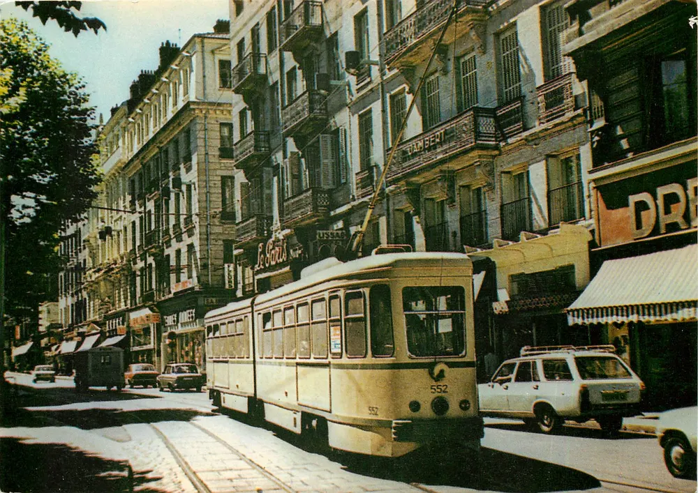 Saint-Étienne - La grande Artère et le tramway — BAURE Éditeur - Recto