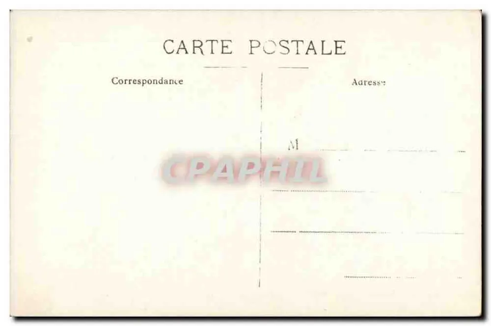 Fille à un pupitre — studio photographique — sans éditeur ni numéro visible - Verso