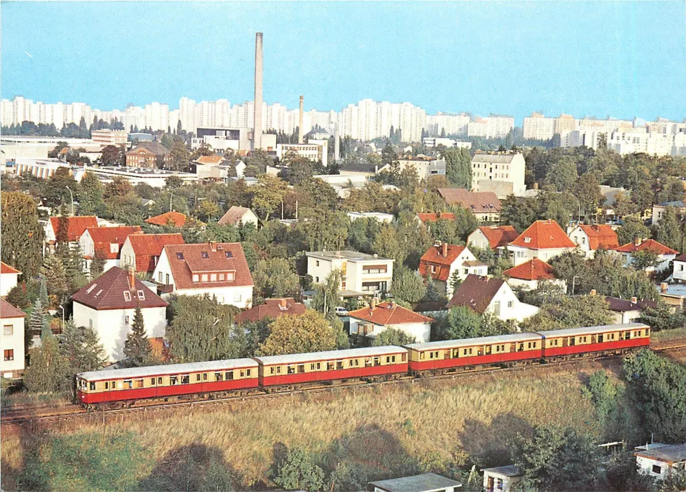 बर्लिन - S-Bahn लाइन Baureihe 275 की ट्रेन — बर्लिनर इरोंबहनफ्रेंडे, संख्या 31 - आगे