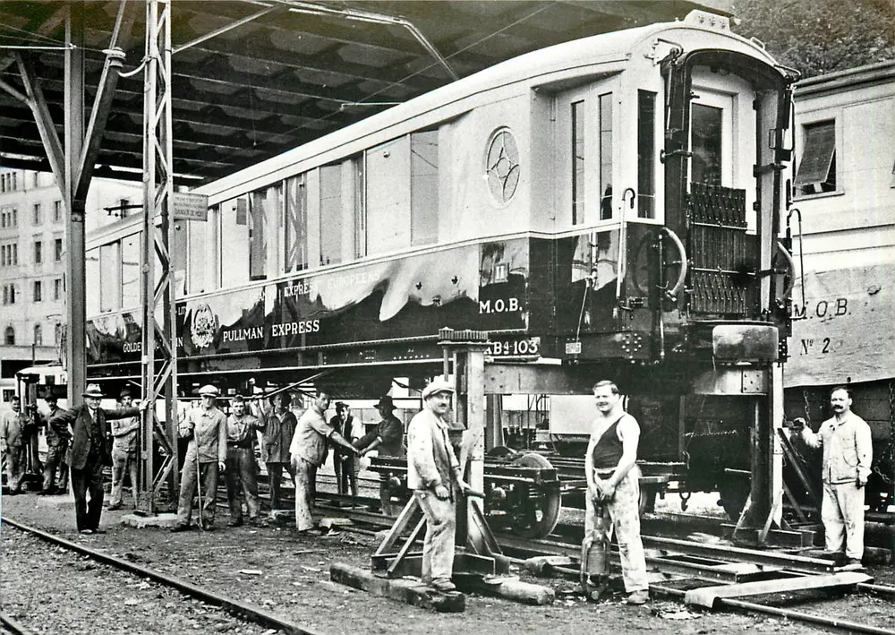 Montreux, arrivée de l'AB4 103 de la CIWL en 1931 — M.O.B. N°2 — édition Coll. MOB - Recto