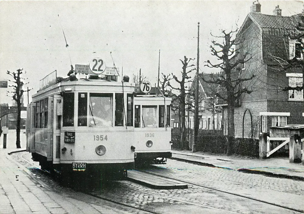 Tramway Linie 22 in Brüssel — place Ministre Wauters — Foto Willy Hoste — G-002 - Vorderseite