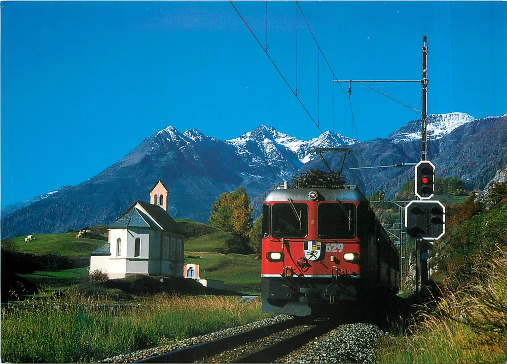 Ardez GR — Trem regional Pontresina com locomotiva Ge 4/4 II 629 — Andreas Wittwer - Frente