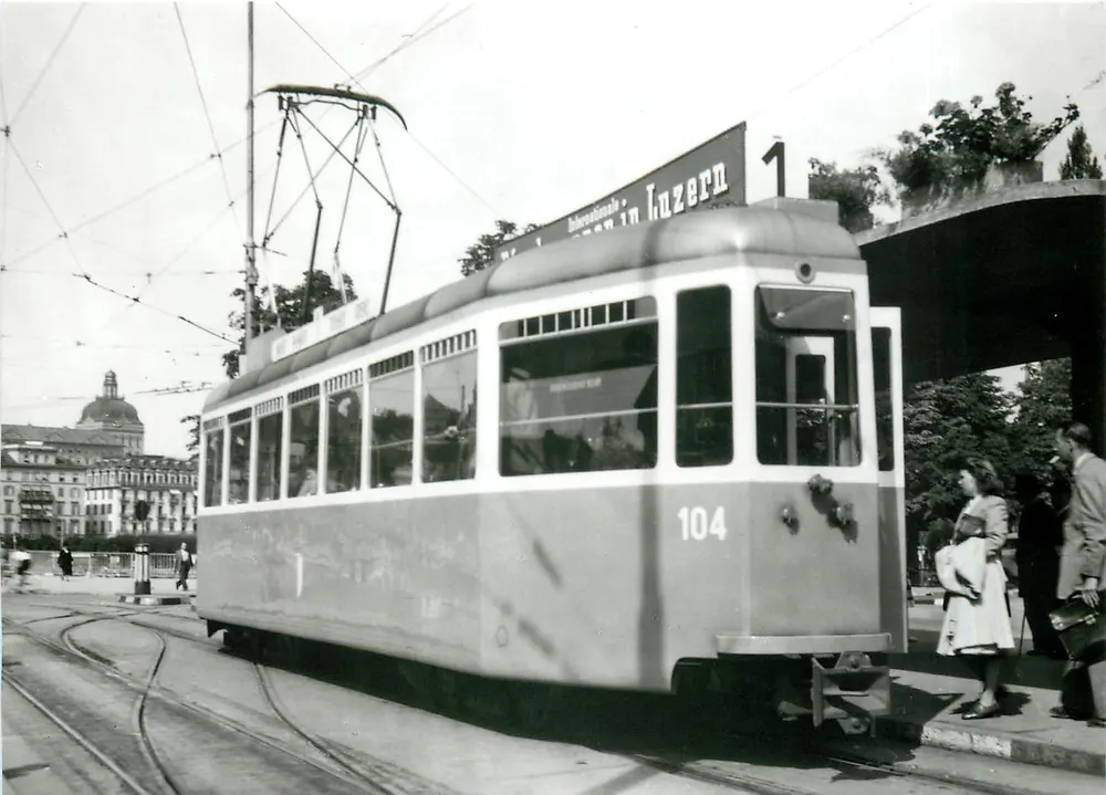 Tramway em Luzern — Estação de Luzern, Ce 4/4 104 — Foto J.-S. Wiseman, série 101-106 - Frente