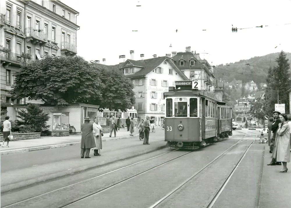 Lucerna - Trem da linha 2 - BAHNHOF - editor BVA, série 33-36 - Frente