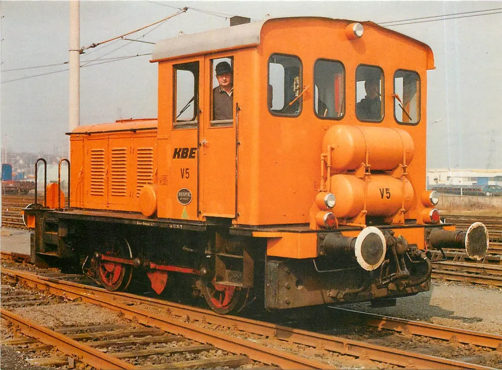 Locomotiva diesel KBE V5 — Kölner Verkehrsbetriebe AG — série VI - Frente