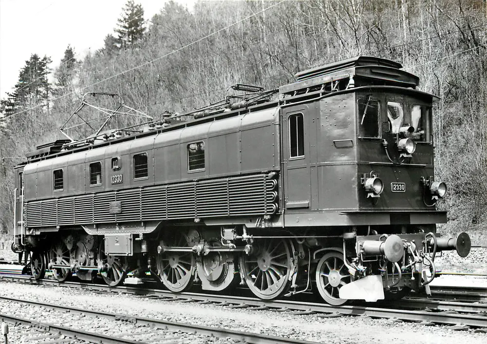 विद्युत लोकोमोटिव Be 4/6 12330 — SBB-CFF — श्रृंखला 12303-12342 - आगे