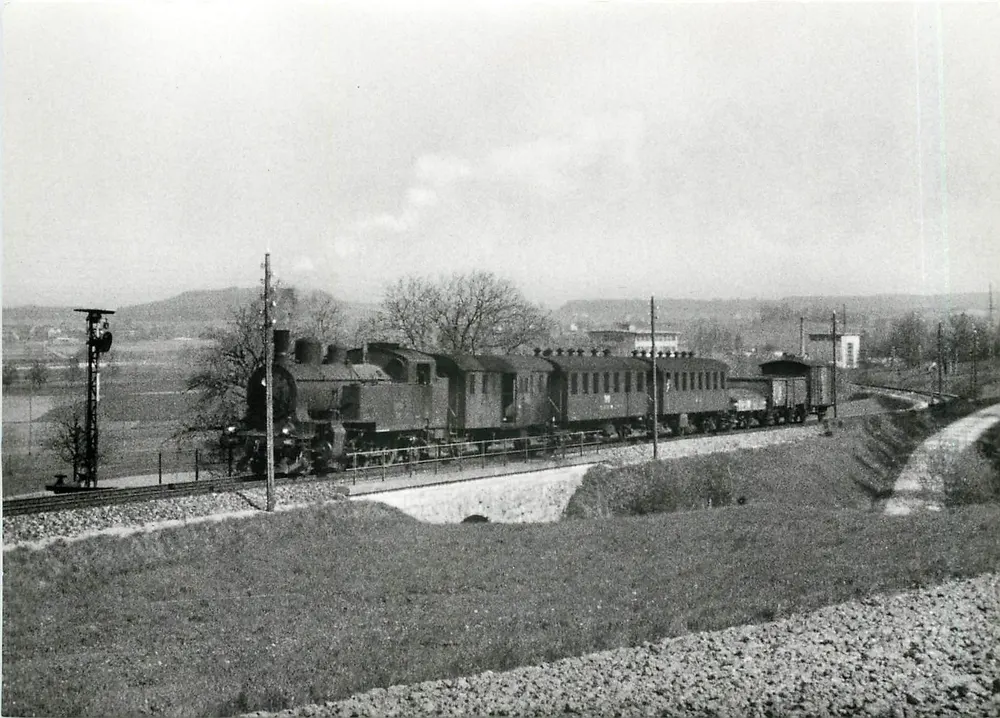 Dampflokomotive Oberglattniederweningen — Sommer 1953: Dampfzug Eb 3/5 Nr. 5830 vor altem NÖB-Signal zwischen Dielsdorf und Steinmaur — Verlag: Europäische Vereinigung von Dampflokomativen, Fattbach 765, CH 8021 Zürich - Vorderseite
