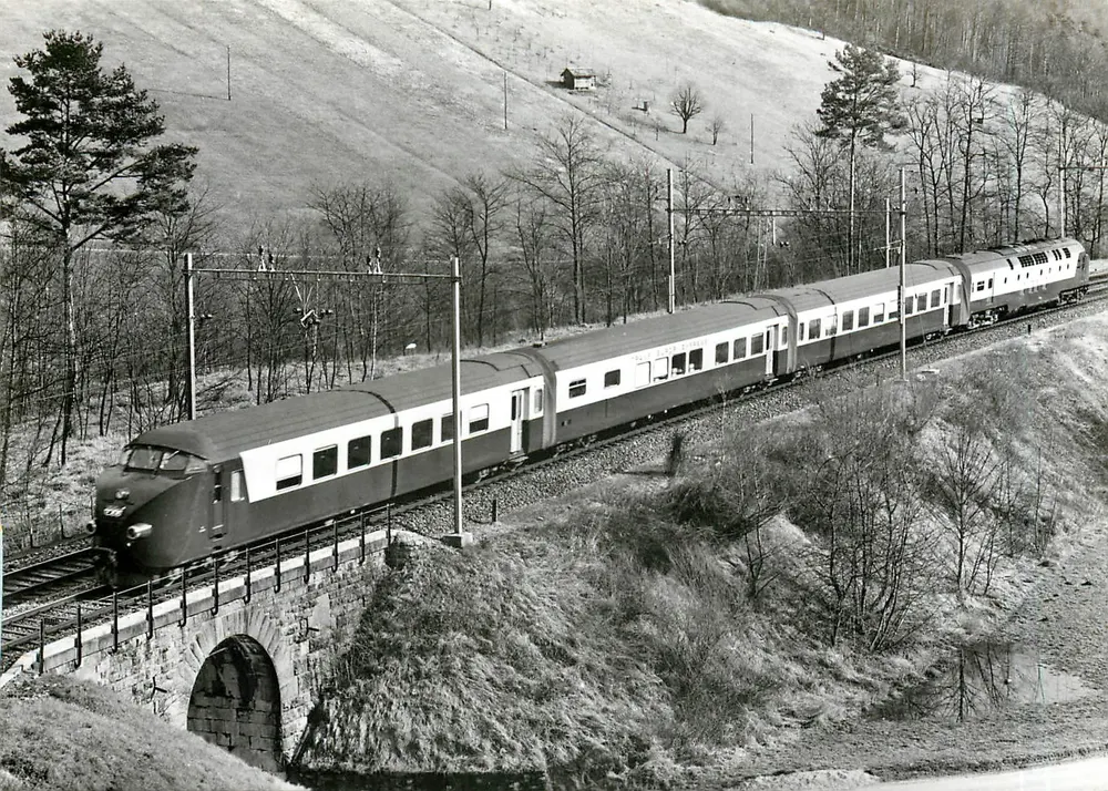 ट्रेन TEE RAm 501-502 — SBB-CFF — 1957 - आगे